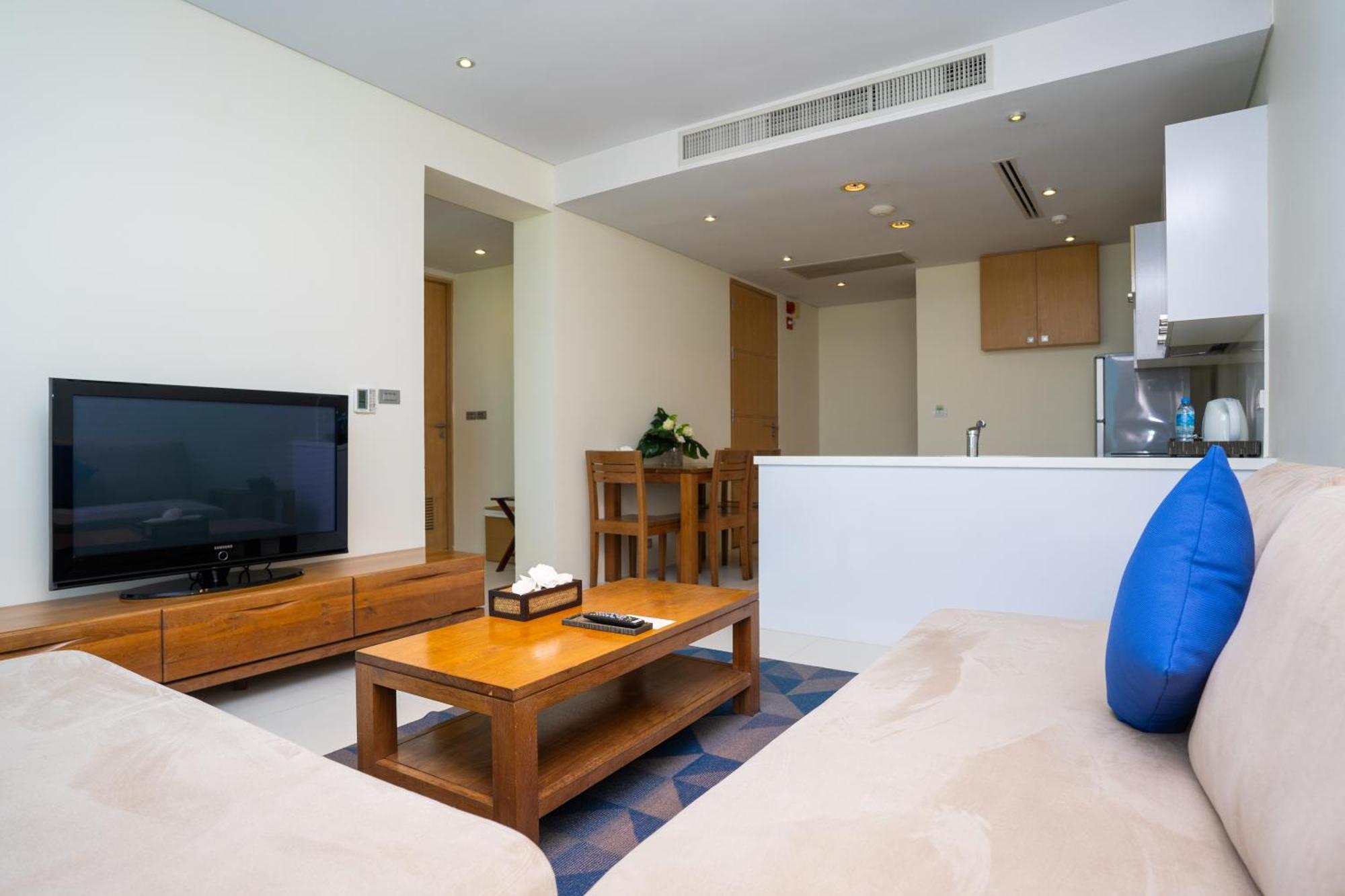 Splash Beach Resort, Maikhao Phuket - Sha Extra Plus Mai Khao Exterior foto A living room in a serviced apartment in Dubai, United Arab Emirates